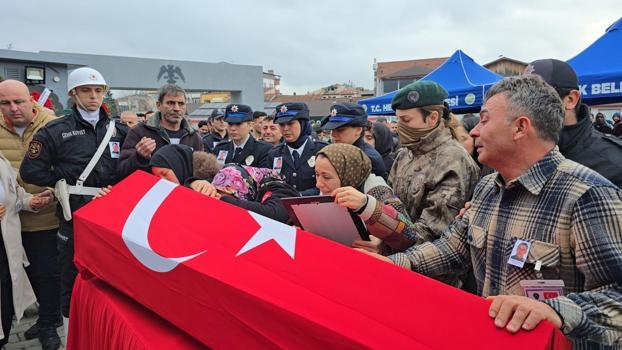 Kazara kendini vuran polis memuru için emniyette tören