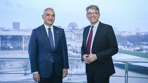 Bakan Ersoy, Almanya Kültür Bakanı Weimer ile bir araya geldi