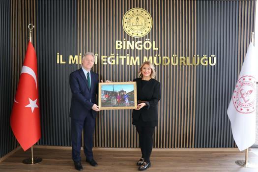 Bingöl’deki köy okullarında okuyan öğrencilerle dayanışma