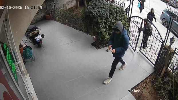 İstanbul- Avcılar'da 3 çocuk veterinere torpil attı; içerideki hayvanların kaçıştığı anlar kamerada