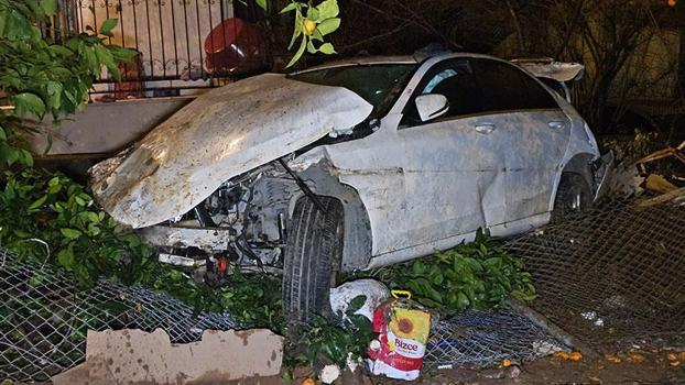 Lastiği patlayan otomobil, şarampole yuvarlandı; 1 ölü, 1 yaralı