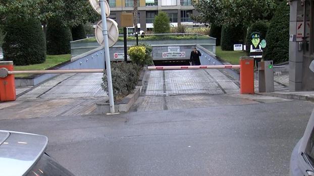 Bakırköy'de sitenin otoparkında 2 araçtan çuvallardaki 30 milyon dolar çalındı iddiası