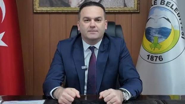 İçişleri Bakanlığı: Giresun Görele Belediye Başkanı Dede 'Çocuğa karşı cinsel taciz' suçu nedeniyle görevden uzaklaştırılmıştır