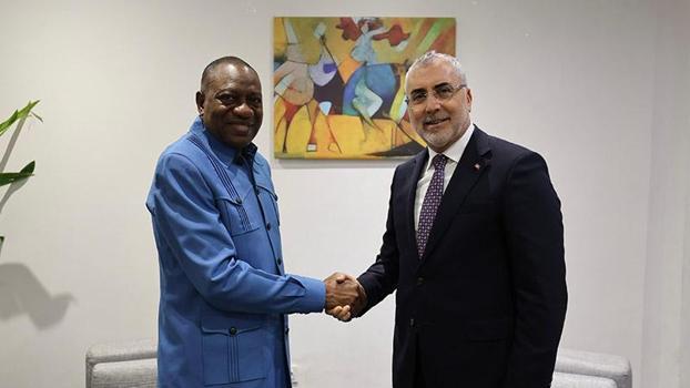 Bakan Işıkhan, Gana Çalışma Bakanı Pelpuo ile bir araya geldi