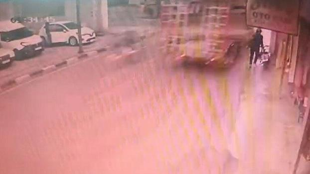 Manisa’da kamyonun üzerindeki iş makinesi lise öğrencisine çarptı