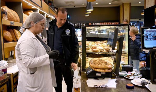 Kuşadası'nda ramazan öncesi fırınlara denetim