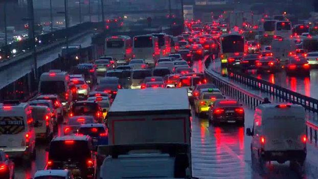 İstanbul'da trafik yoğunluğu yüzde 89'a ulaştı