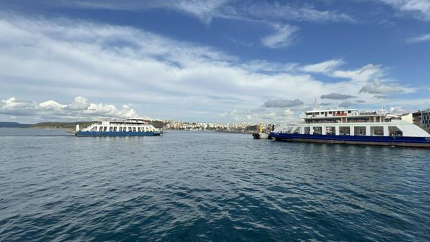 Bozcaada ve Gökçeada'da feribot seferlerine 'fırtına' engeli