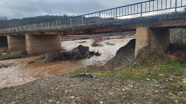 Çorum'da köprüde göçük meydana geldi