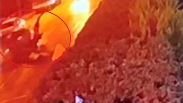 Bursa'da motosiklet ile otomobilin çarpıştığı kaza kamerada; 2 yaralı