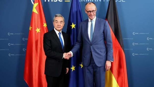 Çin Dışişleri Bakanı Wang, Almanya Başbakanı Merz ile görüştü