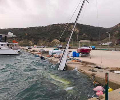 Saros'ta fırtınada dev dalgalar oluştu (2)