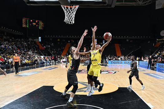 Mersin Spor - Aliağa Petkimspor: 104-103