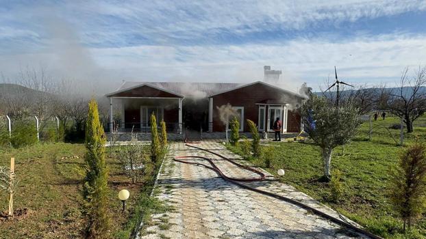 Sakarya'da tek katlı evde yangın