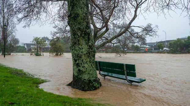 Yeni Zelanda’da 30 binden fazla hane elektriksiz kaldı