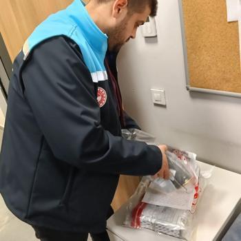 İstanbul - İstanbul Havalimanı'nda 13 kilo kaçak mersin balığı havyarı ele geçirildi