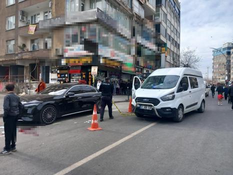 Müteahhit ile emlakçı arasında 'tadilat' kavgası: 3 yaralı