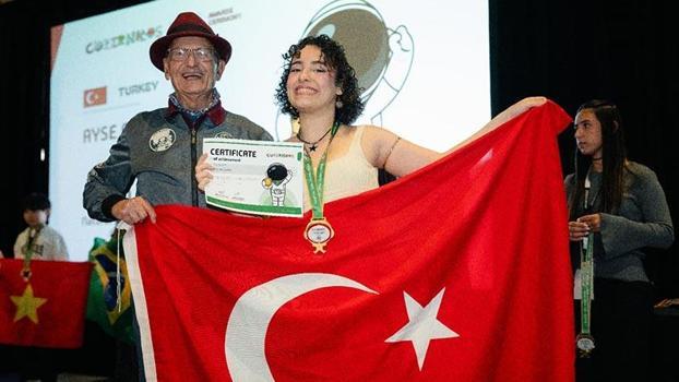 Hataylı lise öğrencisi Ayşe Naz, ABD'deki bilim olimpiyatında dünya birincisi oldu
