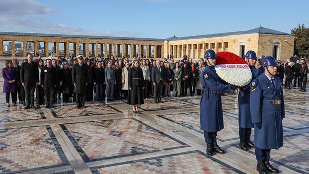 CHP Kadın Kolları, Anıtkabir'i ziyaret etti