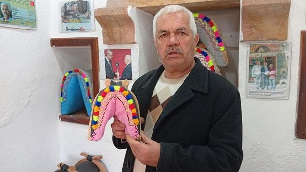 Beypazarı'nın son semercisi geçimini maket semer yaparak sağlıyor