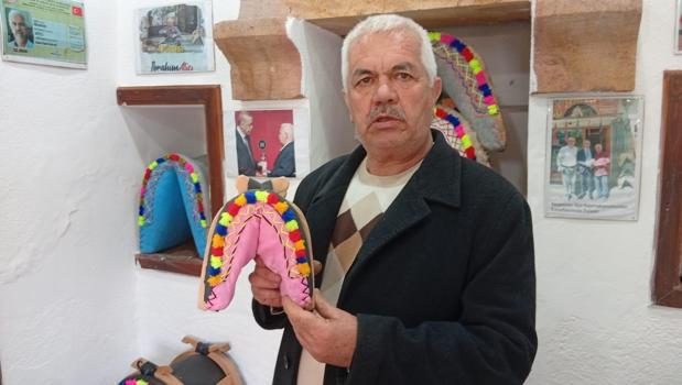 Beypazarı'nın son semercisi geçimini maket semer yaparak sağlıyor