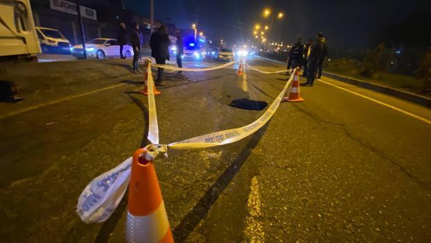 Diyarbakır’da çöken yolda 1 metrelik çukur oluştu
