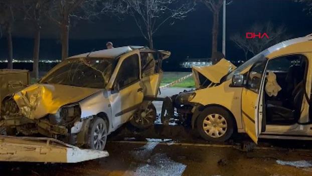 Kartal'da hafif ticari araç park halindeki otomobile çarptı: 4 yaralı