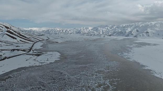 Buzu çözülmeye başlayan Nehil Sazlığı dron kamerasında