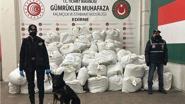 Kapıkule'de 914 kilo esrar ele geçirildi