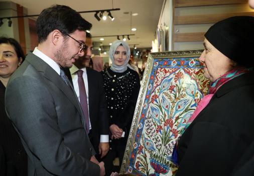 Belmek kurslarında şekillenen çiniler görücüye çıktı