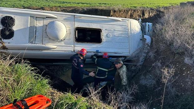 Öğrenci servisi, dereye düştü: 2'si ağır 9 yaralı