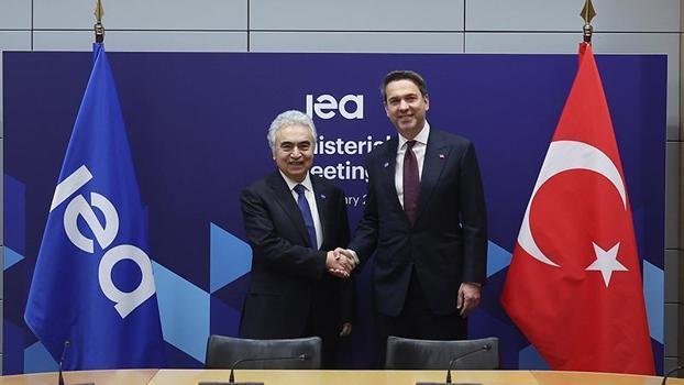 Bakan Bayraktar, Uluslararası Enerji Ajansı Başkanı Birol ile görüştü