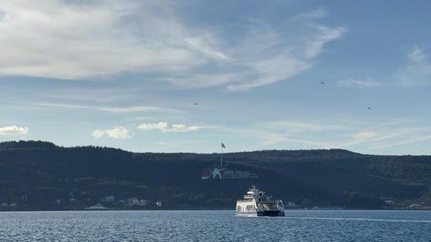 Bozcaada ve Gökçeada'da feribot seferlerine 'fırtına' engeli