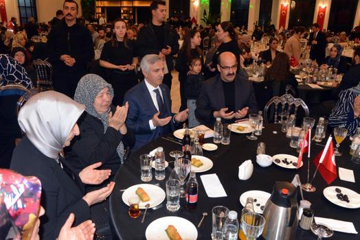 Kahramanmaraş'ta ilk iftar şehit aileleri ve gazilerle yapıldı