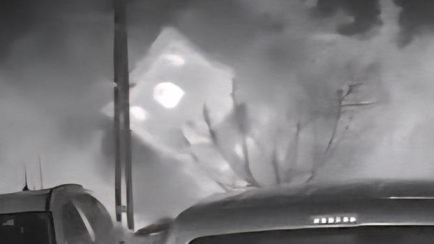 Kamyonun şarampole devrildiği kaza kamerada; 1 yaralı