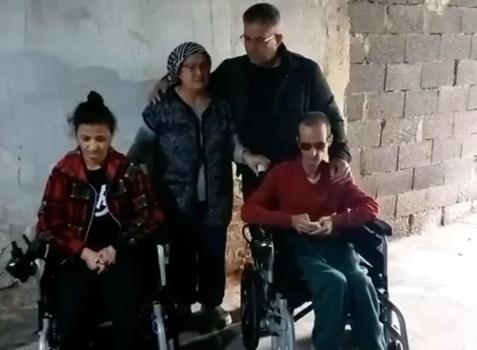 Engelli kardeşler, akülü sandalyelerine kavuştu
