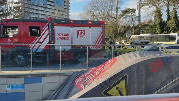 Hacıosman Metro İstasyonu'nda raylara atlayan kadın hayatını kaybetti