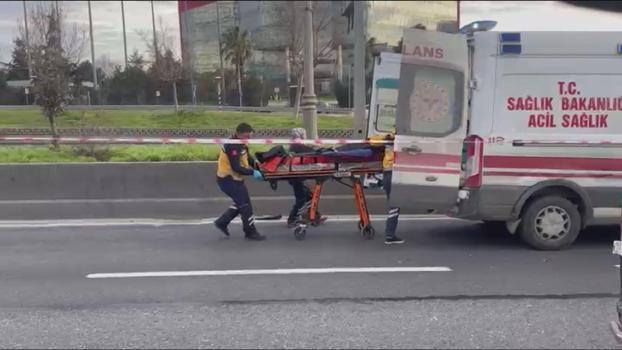 İstanbul- Bağcılar'da aracından inen kamyonet şoförüne otomobil çarptı; 1 ölü -1