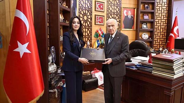 'Eserlerle Devlet Bahçeli' kitabı kamuoyuna sunuldu