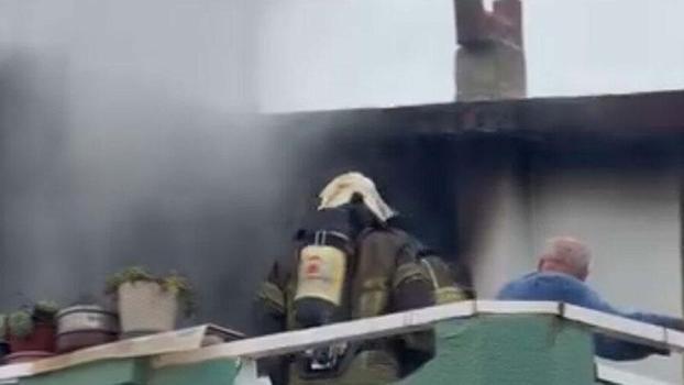 İzmir'de ev yangını: 1 ölü, 1 yaralı