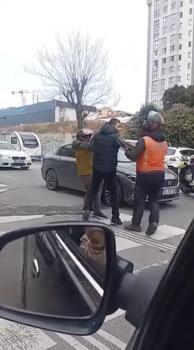 İstanbul- Ümraniye'de yol verme kavgasında silah çekti