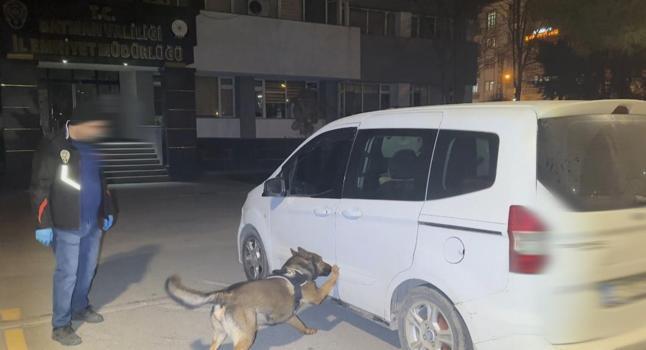 Hafif ticari araçtaki metamfetamini ‘Mailo’ buldu