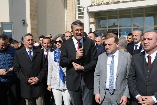 Bakan Yardımcılığına atanan Vali Çelik, Hakkari'ye veda etti