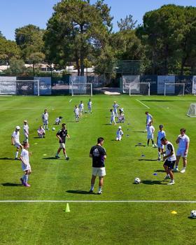 Real Madrid Futbol Okulu Regnum'da