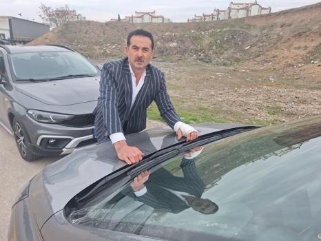 Trafik tartışmasında kaputta sürüklenen sürücü: Düşürmek için zikzak çizdi