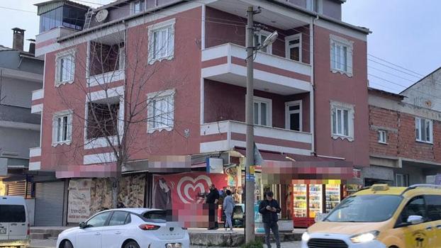 Eşi kapıyı kırıp eve girince, ikinci kat balkonundan atlayan kadın yaralandı