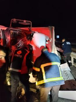 Mardin’de devrilen TIR’ın şoförü yaralandı