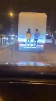 Hatay'da çocukların tehlikeli yolculuğu kamerada