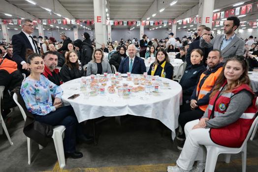 Başkan Pehlivan, personelle iftar sofrasında buluştu