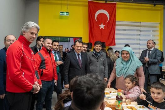 Yükümlüler her gün 2 bin kişiye iftar hazırlıyor